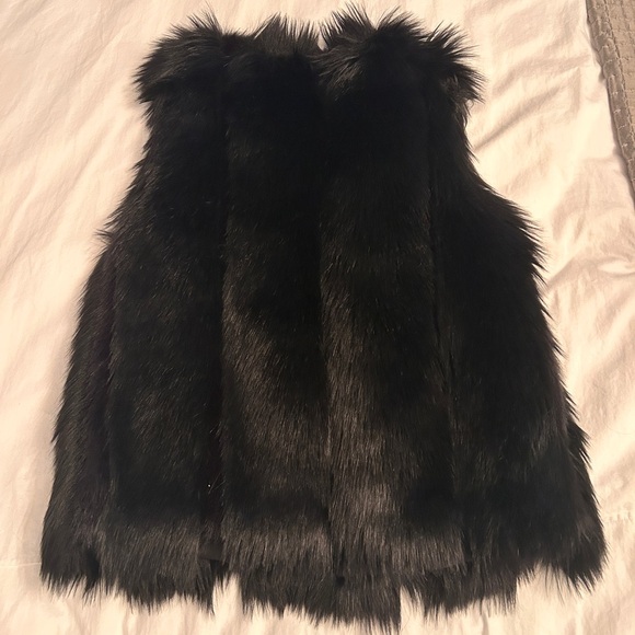 Topshop Black Faux Fur Vest - Picture 2 of 6